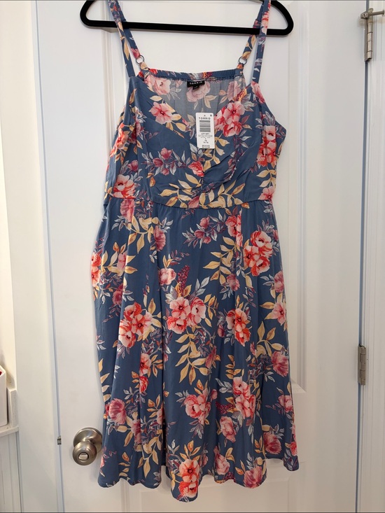 torrid Dresses & Skirts - torrid Blue Floral Dress with Pink & Coral Blooms